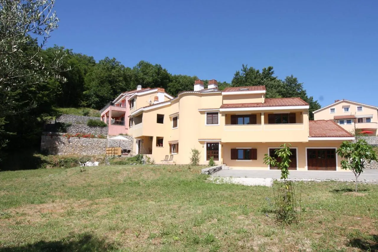 Apartments And Room In Nature Setting location