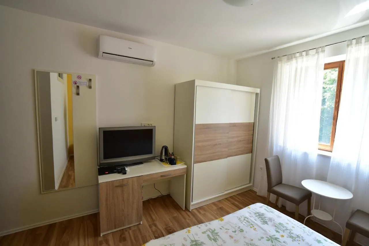 Πανσιόν Apartments And Room In Nature Setting Matulji